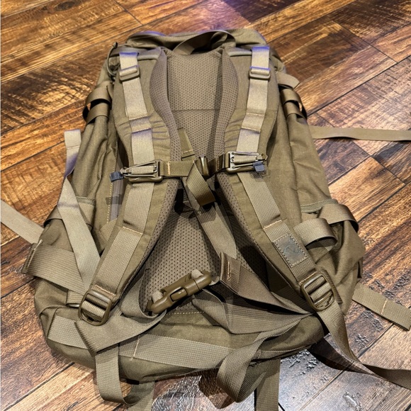 Mystery Ranch Blitz 30 - Picture 2 of 10